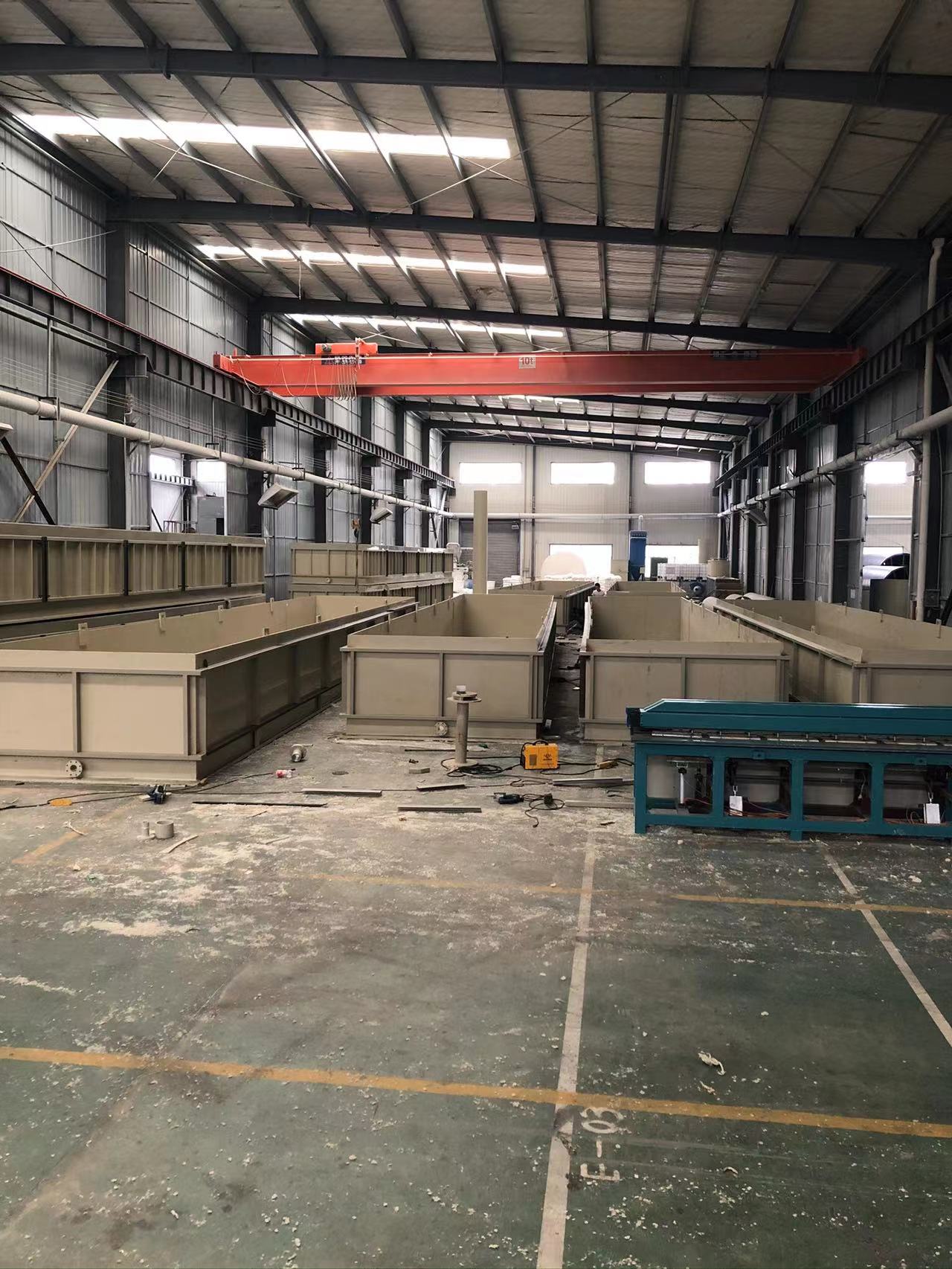 江西龙南某上市企业大型电解槽工程案列